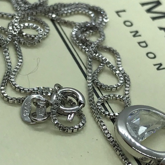 🌸 Sterling Silver 925 Crystal Necklace - Picture 6 of 7